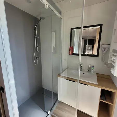 Modele D'exception, 3 Ch, 2 Sdb, 43m2 - Proche Parc Aquatique Kamp alanı