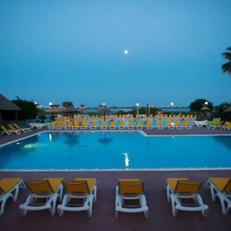 Modele D'exception, 3 Ch, 2 Sdb, 43m2 - Proche Parc Aquatique Kamp alanı *