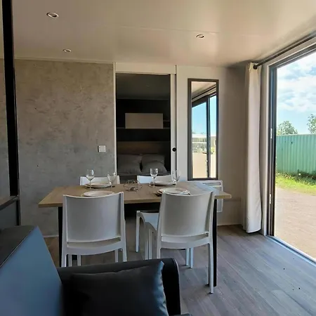 Modele D'exception, 3 Ch, 2 Sdb, 43m2 - Proche Parc Aquatique Kamp alanı