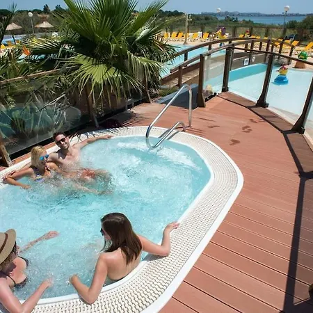 Modele D'exception, 3 Ch, 2 Sdb, 43m2 - Proche Parc Aquatique
