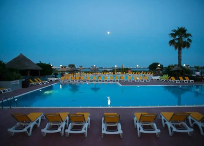 Modele D'exception, 3 Ch, 2 Sdb, 43m2 - Proche Parc Aquatique مكان تخييم *