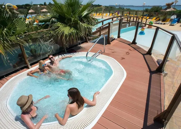 Modele D'exception, 3 Ch, 2 Sdb, 43m2 - Proche Parc Aquatique * لات