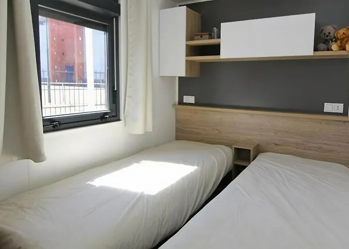 Modele D'exception, 3 Ch, 2 Sdb, 43m2 - Proche Parc Aquatique لات